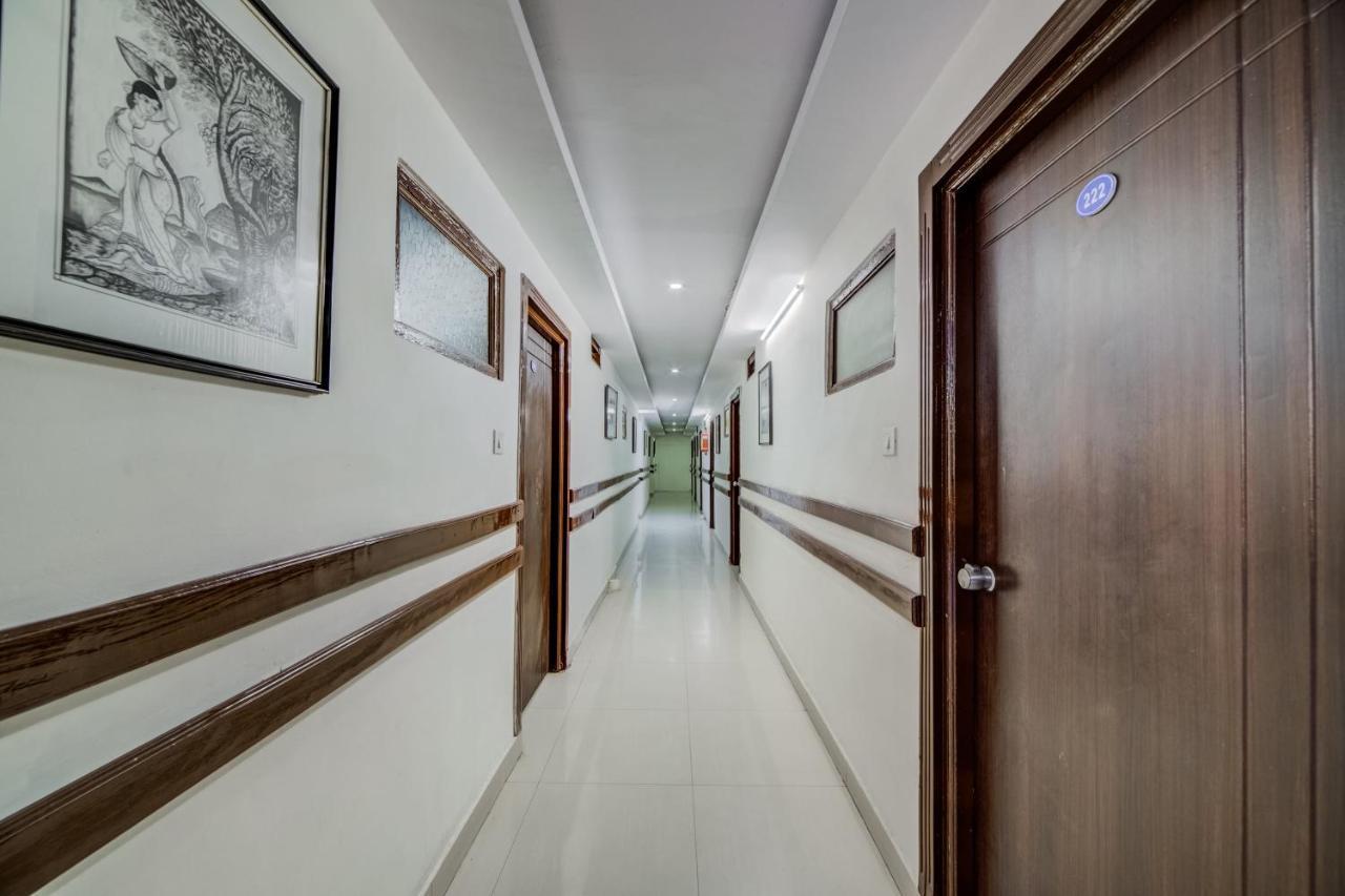 Oyo 33504 Hotel Ananda Inn Haidarábád Kültér fotó